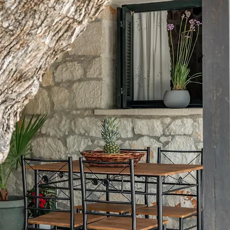 Apartment οrama - 5 Stone View Close To The Castle At Bohali Hill *